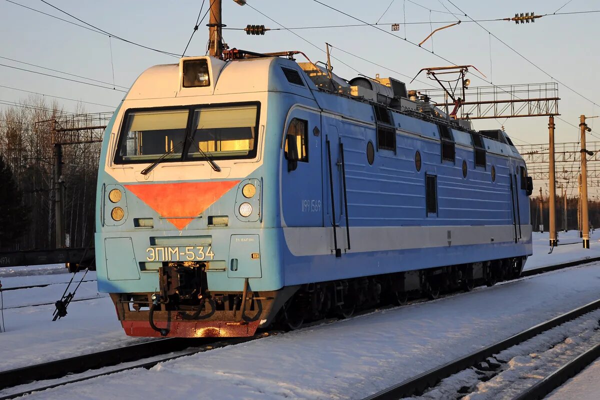 границы горьковской железной дороги. кленовский— станция свердловской обл. поезд вл80 товарный. парк а заводе бисерть. разъезд кочковатский.