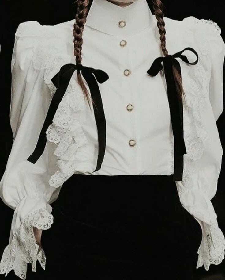 Легкая блузка 19 века. Блузка в викторианском стиле. Белая блузка в викторианском стиле. Рубашка в викторианском стиле. Рубашка в викторианском стиле женская.