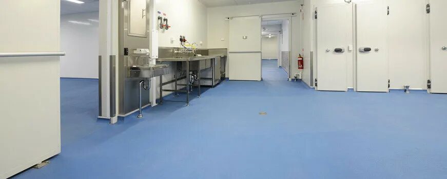 Палаты в институте вишневского. Полиуретановые полы для больницы. Какой пол в больницах. Наливные полы в медицинских учреждениях. Специальные полы для больниц.