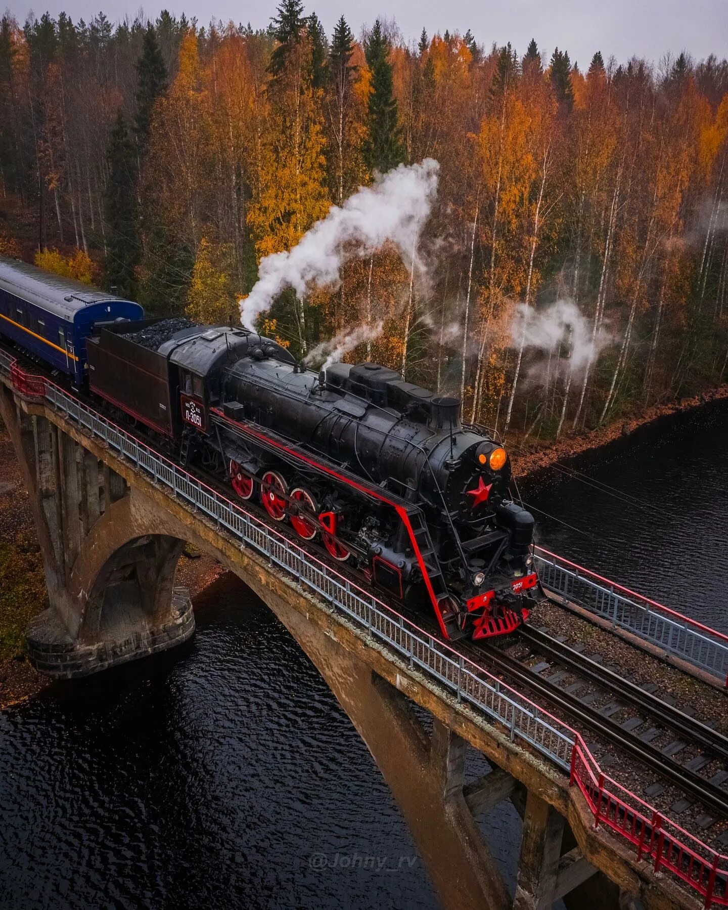 Купить билет на ретро поезд сортавала. Горный парк Рускеала ретропоезд. Ретропоезд «Рускеальский экспресс» Сортавала – Рускеала. Ретро поезд Сортавала Рускеала. Паровоз в Карелии Рускеала.