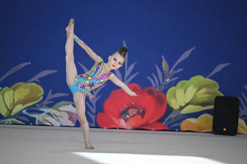 ольга капранова школа художественной гимнастики. ольга капранова художественная гимнастика. школа ольги капрановой. девочки гимнастки. школа гимнастики капрановой.