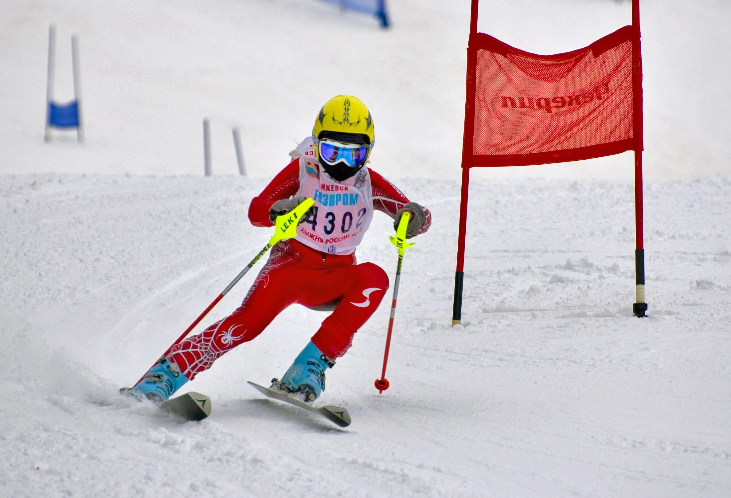 слалом горные лыжи. чекерил тюбинги. фураев горные лыжи. слалом ижевск. лыжная трасса чекерил ижевск.