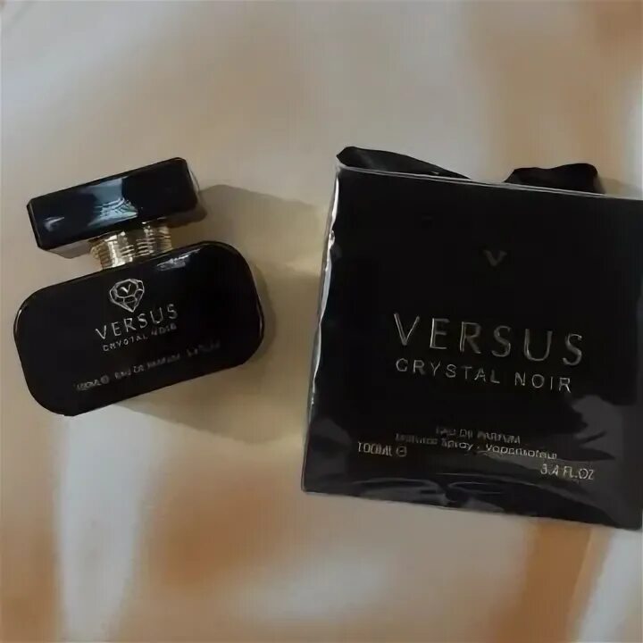 Vs crystal. Версус Crystal Noir. Fragrance World versus Crystal Noir (w) ltpjjhfyn 200 ml. Fragrance World versus Crystal Noir. Versus духи женские арабские.