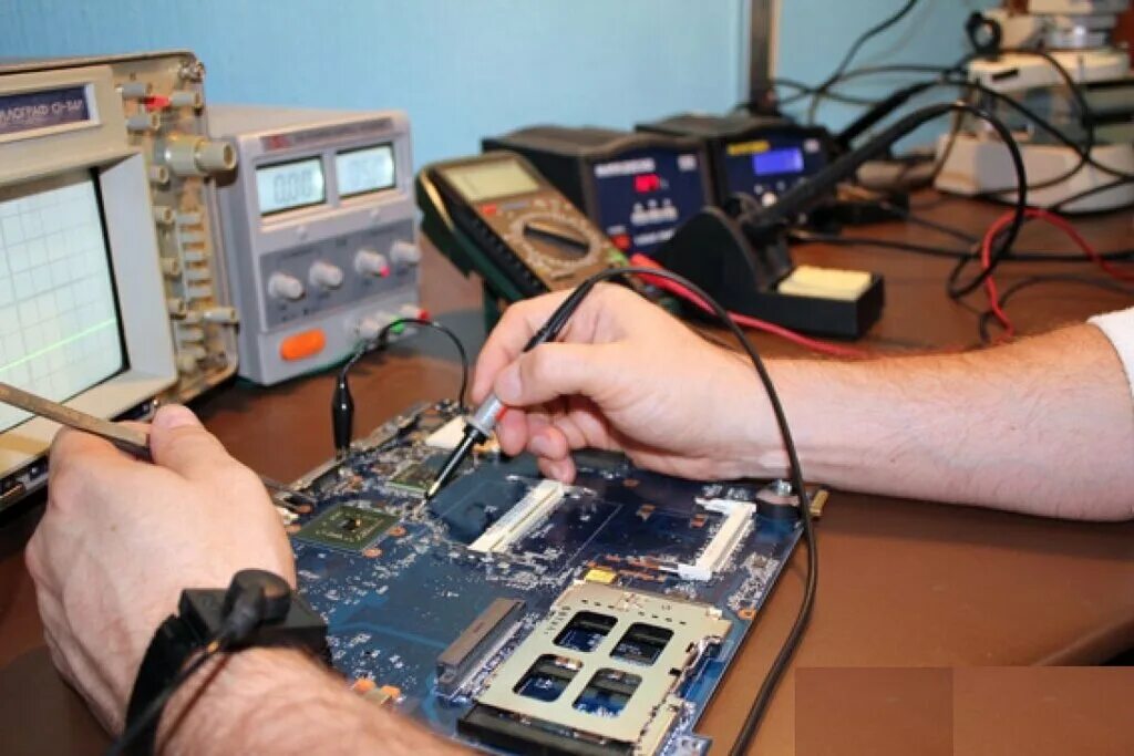 Приспособление для диагностики двигателя. Диагностика компьютера. Неисправности аппаратуры. Диагностика техники. Компьютерные системы и комплексы.
