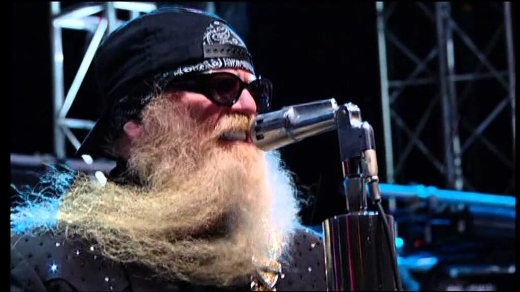 Zz top розовая гитара. Zz top live 10 march 2024. Zz top 2020. Zz top фото. Барабанщик zz top.