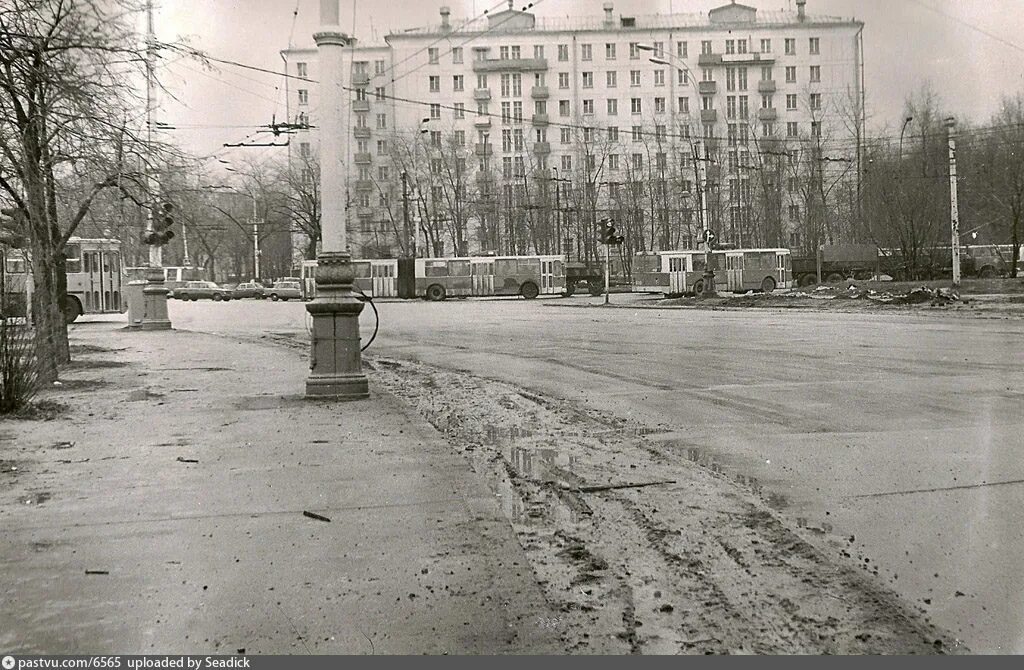 Старый проезд. Родильный дом на маломосковской улице в москве 1965. маломосковская улица. ретро проезд. старая москва + улица академика комарова.