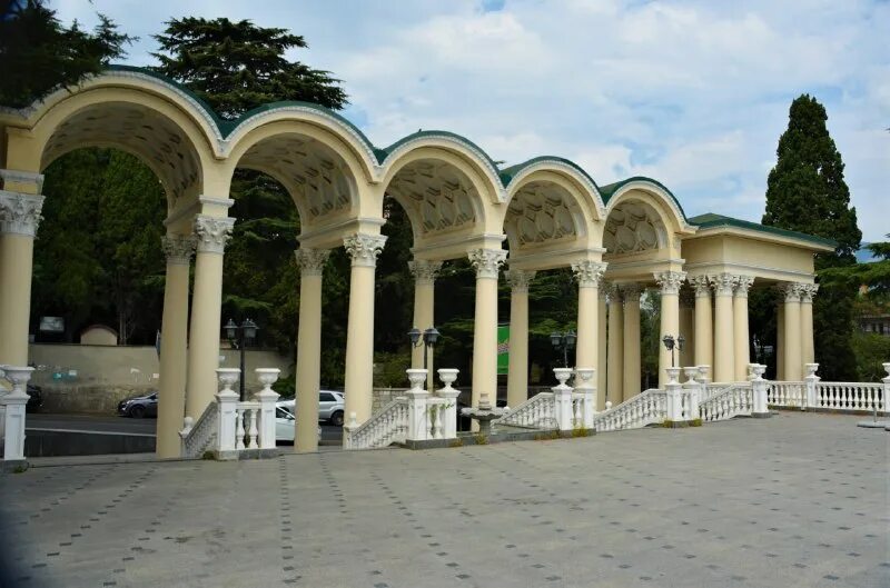 Ялта колоннада ресторан колоннада. Приморский парк им ю. Колоннада ялта. Колоннада ялта. Остановка колоннада ялта.