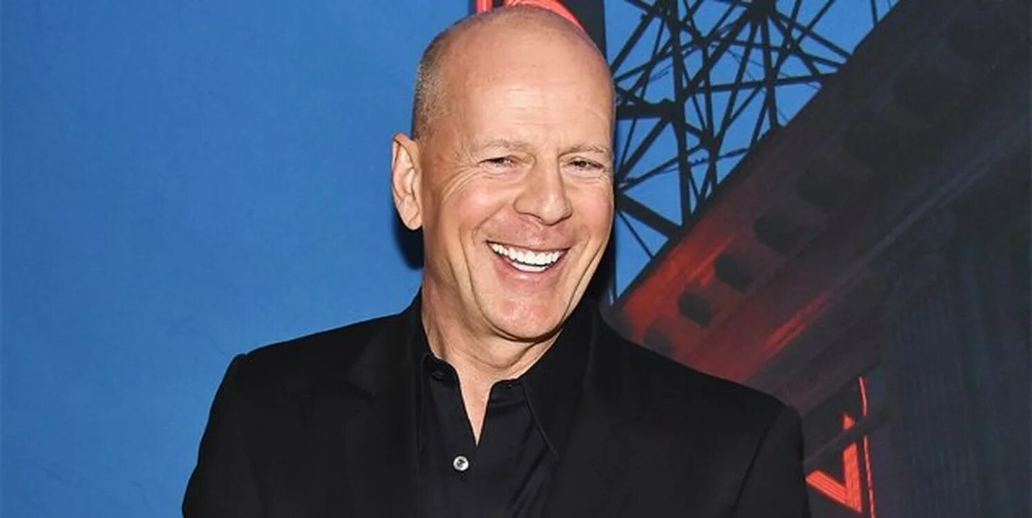 Малыш брюс уиллис. Брюс Уиллис. Брюс Уиллис фото. Bruce Willis рост. Брюс Уиллис с днем рождения.