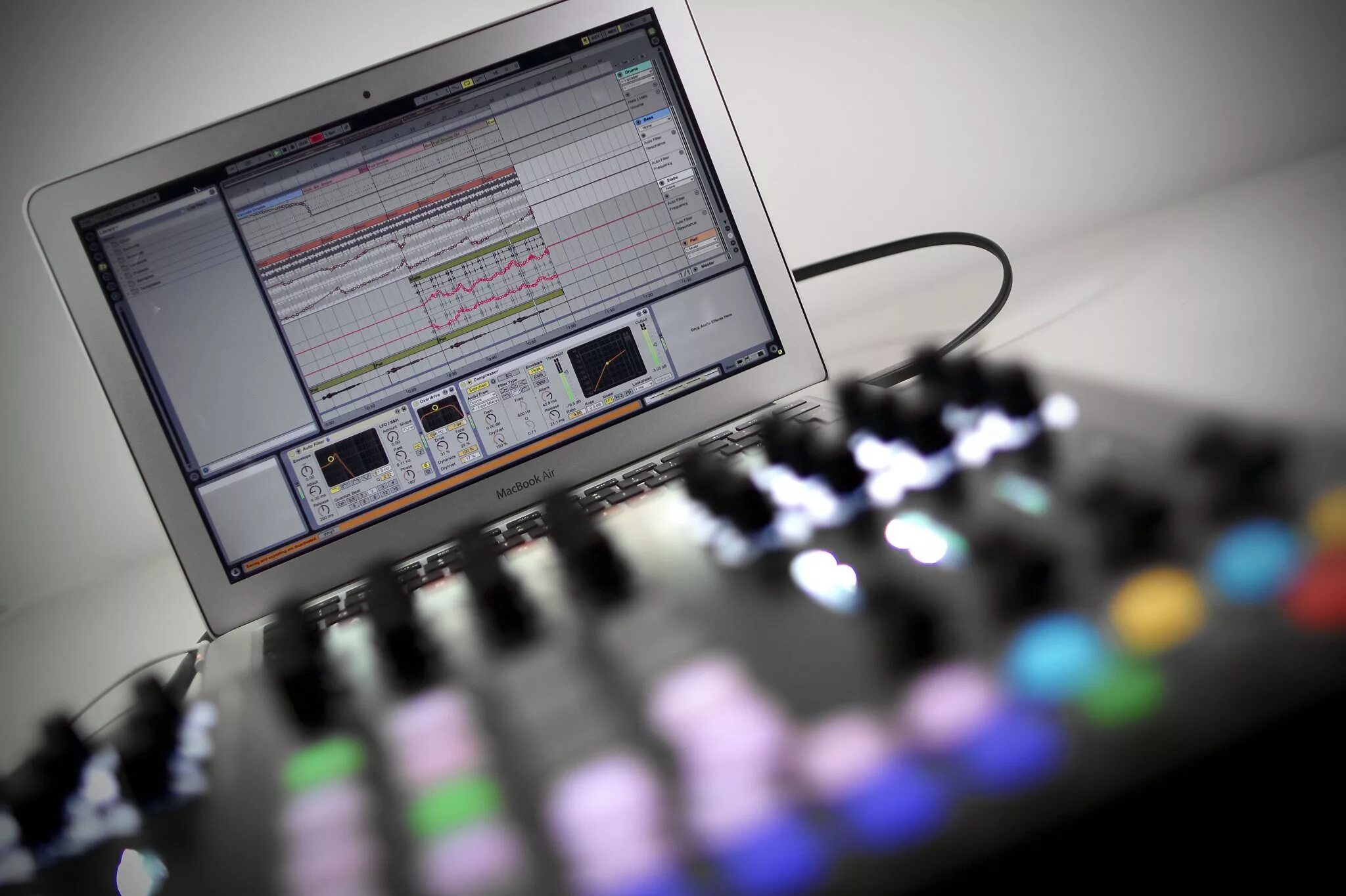 Дата создания музыки. Presonus studio one 5. 5. Fl studio звуковые редакторы. Дата создания музыки.