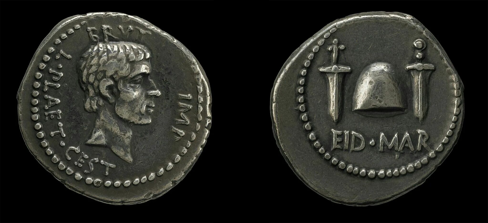 44 год до н э. Eid Mar монета. Julius Caesar Coin.