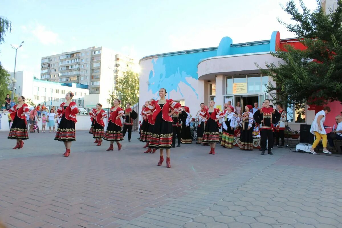 Дши 5 старый оскол. Музыкальная школа 5 старый Оскол. Музыкальная школа Еманжелинск. Музыканты старый Оскол. Старый Оскол Музыкалка.