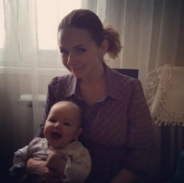 Хримкова семенова лена нн. Лена катина семья. Лена стала ребенком. Сашо кузманович и лена катина. Лена темникова 2023.