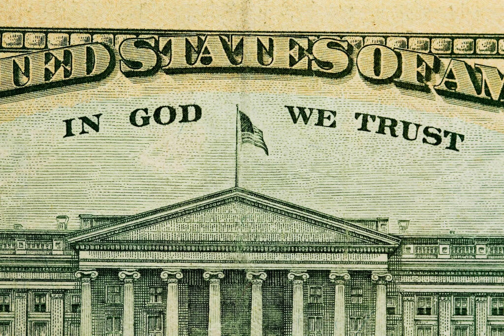 Перевод in god we trust на русский. In God we Trust доллар купюра. In God we Trust на долларе. Купюра США “in God we Trust”. Надпись на долларе in God we Trust.