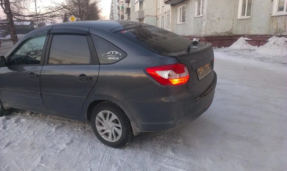 Спойлер на гранту лифтбек. Granta liftback sport. Лип спойлер гранта лифтбек. Лип спойлер датсун он-до. Гранта лифтбек 2017 багажник.