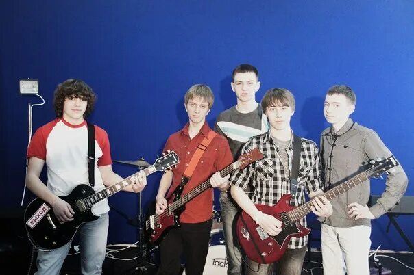 Группа двери. Бульдозер музыкальная группа. Группа дверца. Рок группа 7б. Группа 7б 2001.