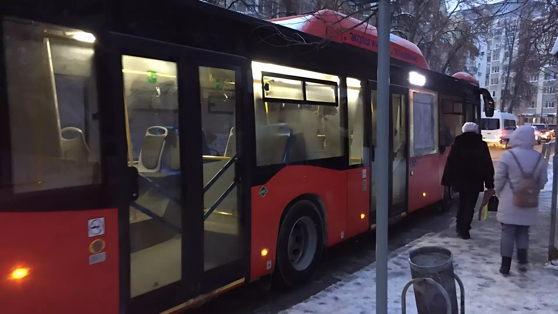 Автобус Казань. Казанские автобусы. Остановка автобуса. Автобус общественный. Остановки 1 автобуса казань