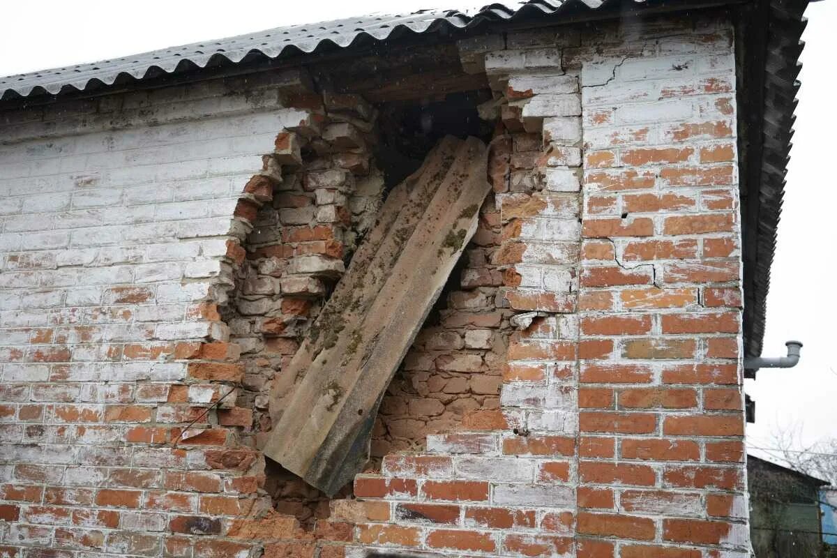 Журавлевка Белгородская область обстрел. Журавлевка Белгородская разрушения. Журавлёвка Белгородская область школа после обстрела. Село журавлёвка Белгородская область.