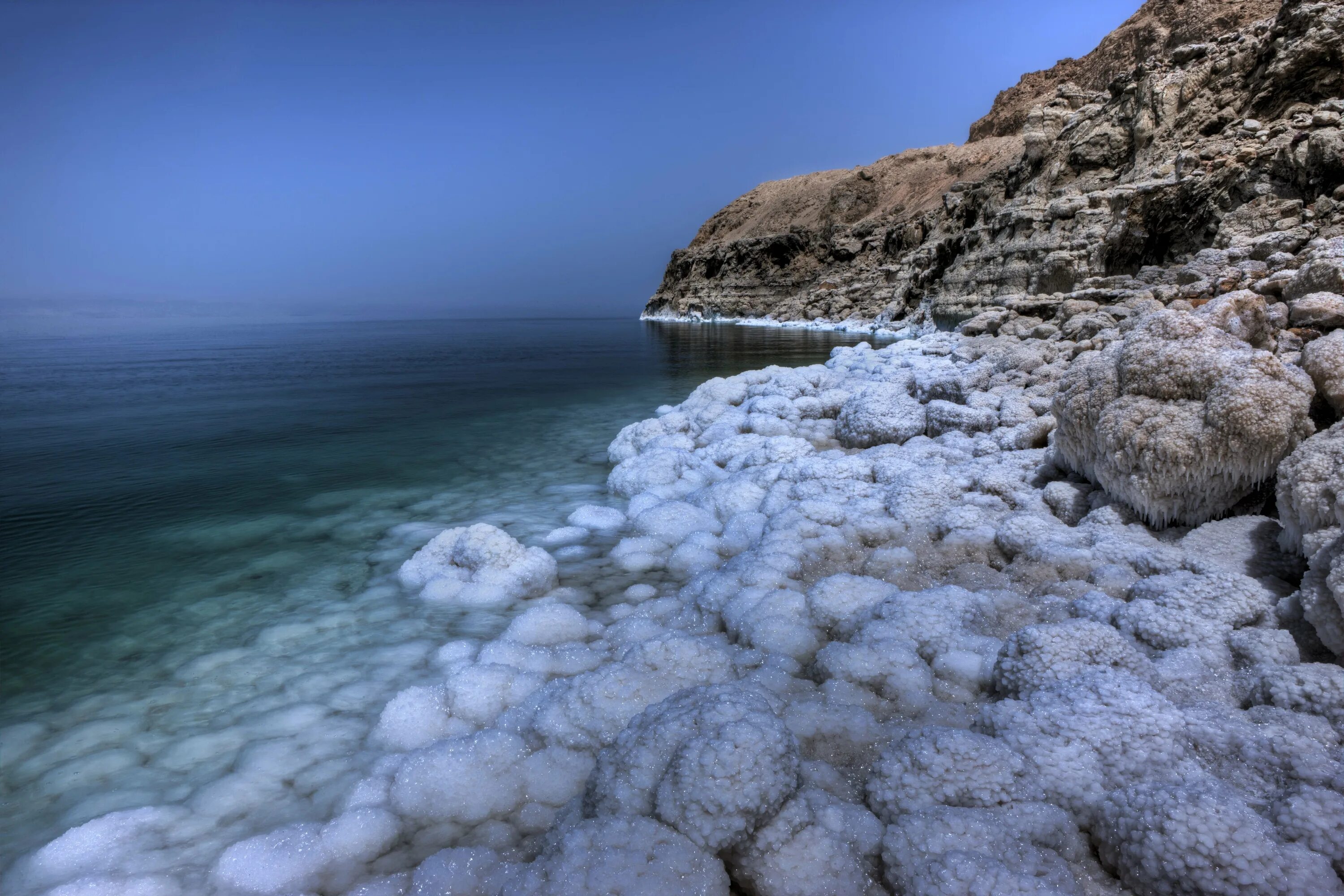 Черное море самое соленое. Иордания Мертвое море. Иорданская Долина Мертвое море. Иордания соленое море.