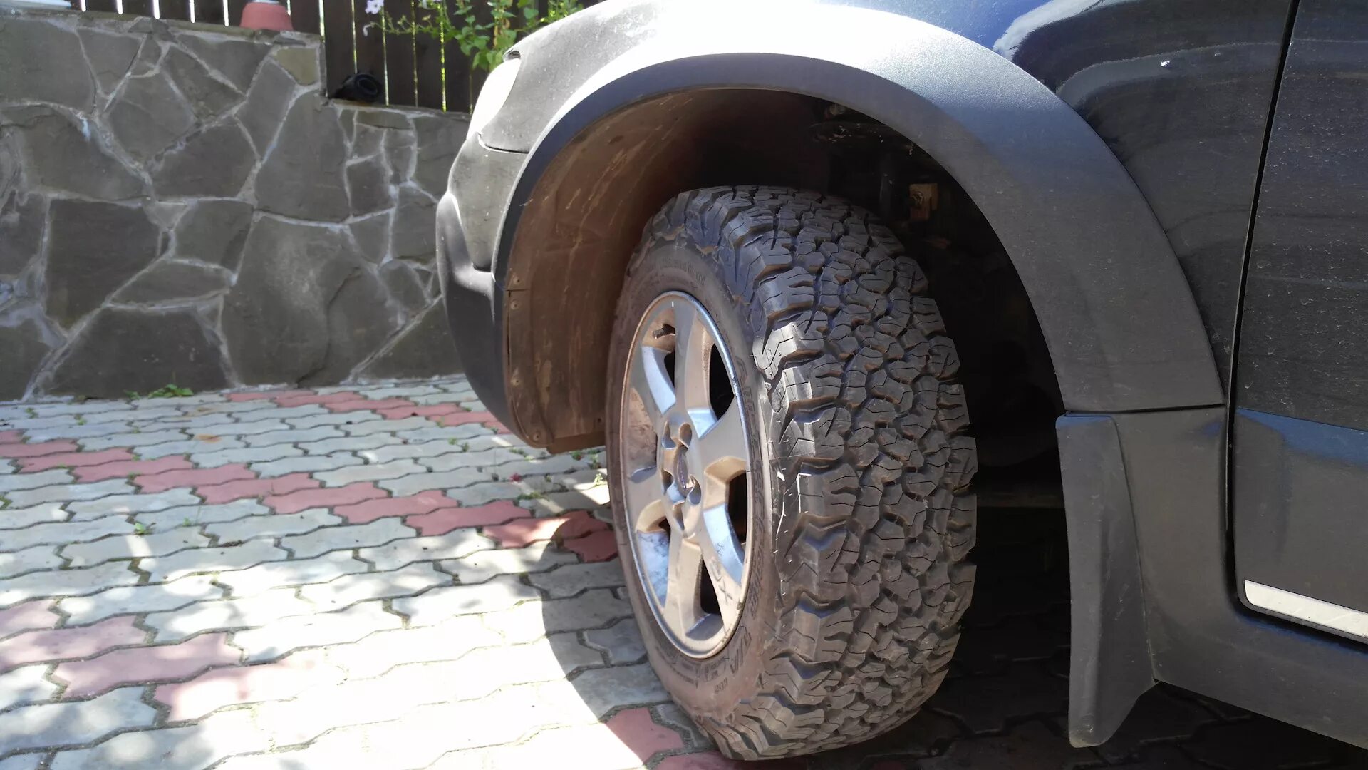 215.2. BFGOODRICH all-Terrain t/a ko2 215/65 r16. 285 60 R18 на l200. BFGOODRICH all-Terrain t/a ko2 на Volvo xc70. 215/65 R16lt BFGOODRICH all Terrain t/a ko2 103/100s автопокрышка.