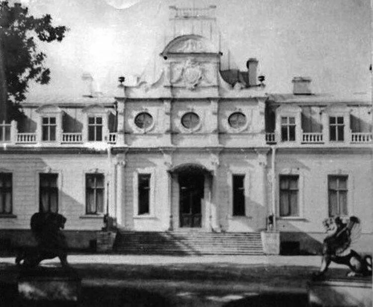 Максаков бор псковская область усадьба. Усадьба строгоновых. Усадьба фряново щелково. Усадьба строгоновых. Усадьба красная горка псковская область.