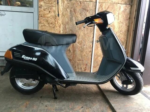 Сузуки 90 кубов. Мопед Suzuki Gemma 50cc. Скутер Сузуки 90 кубов. Скутер Suzuki Gemma 50.