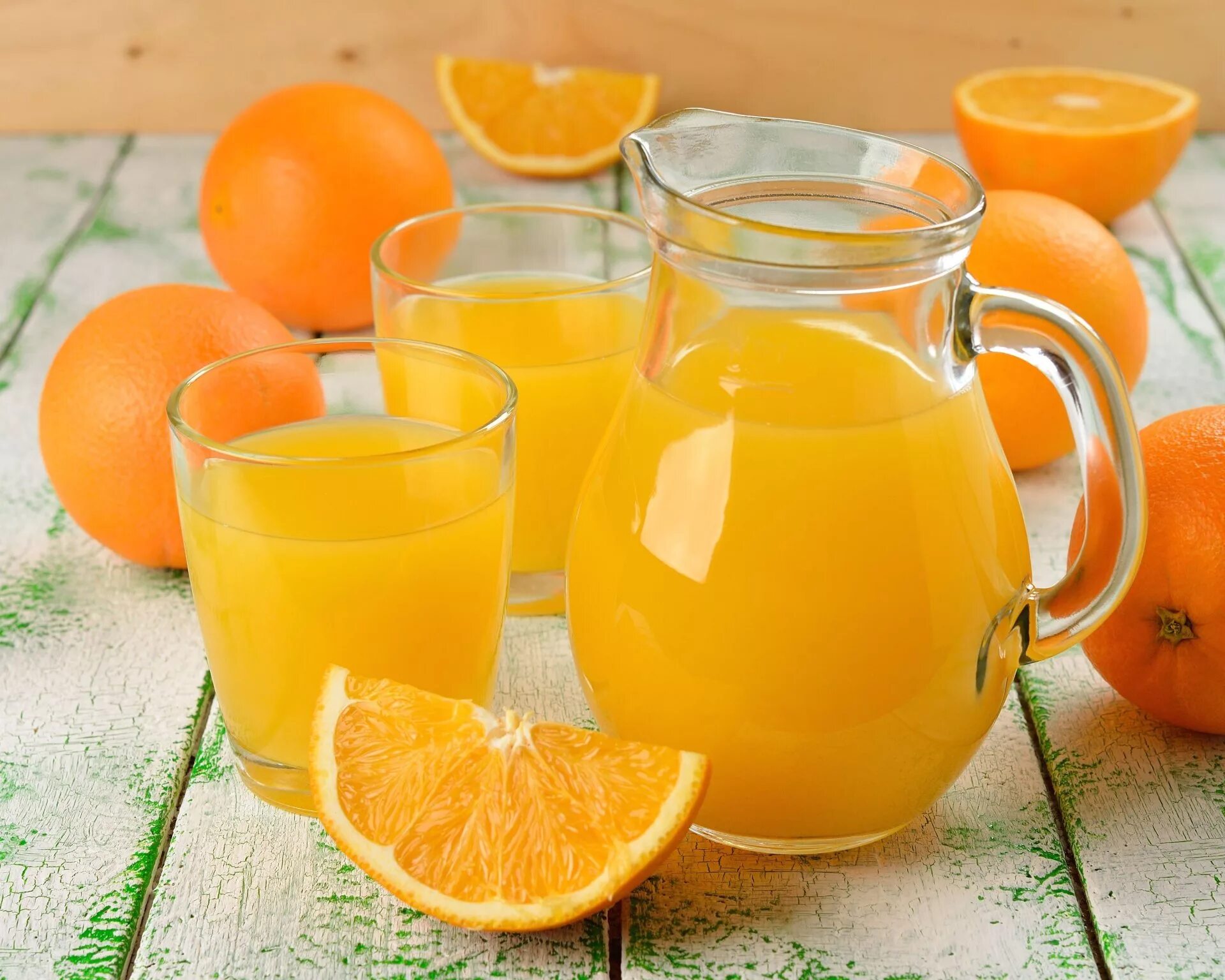 Сколько можно апельсинового сока. Апельсиновый сок. Сок из цитрусовых. Апельсиновый напиток. Сок из апельсинов.