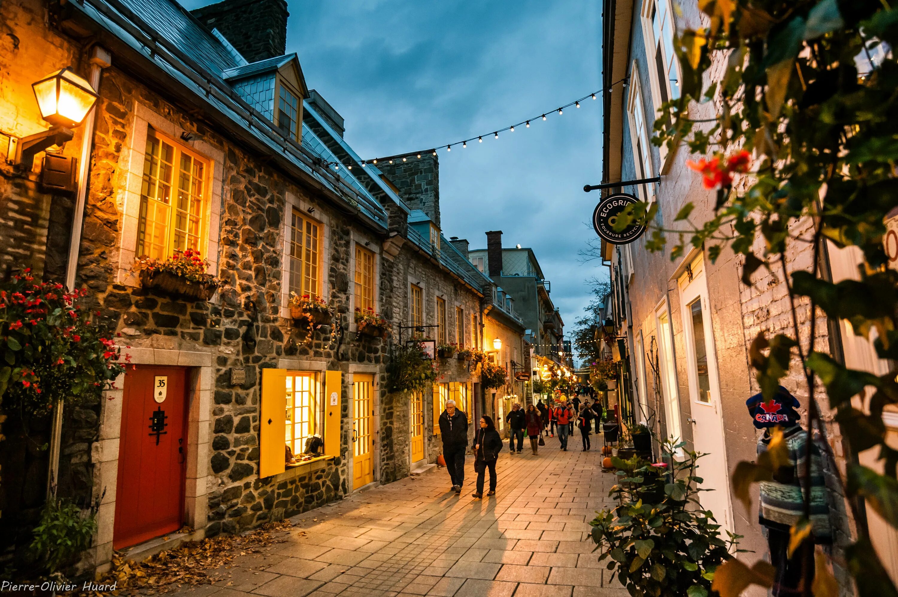 йоркшир англия старинные улочки. провинциальная россия текст. улицы провинций текст. фолкстон англия улицы. маленький городок в россии.