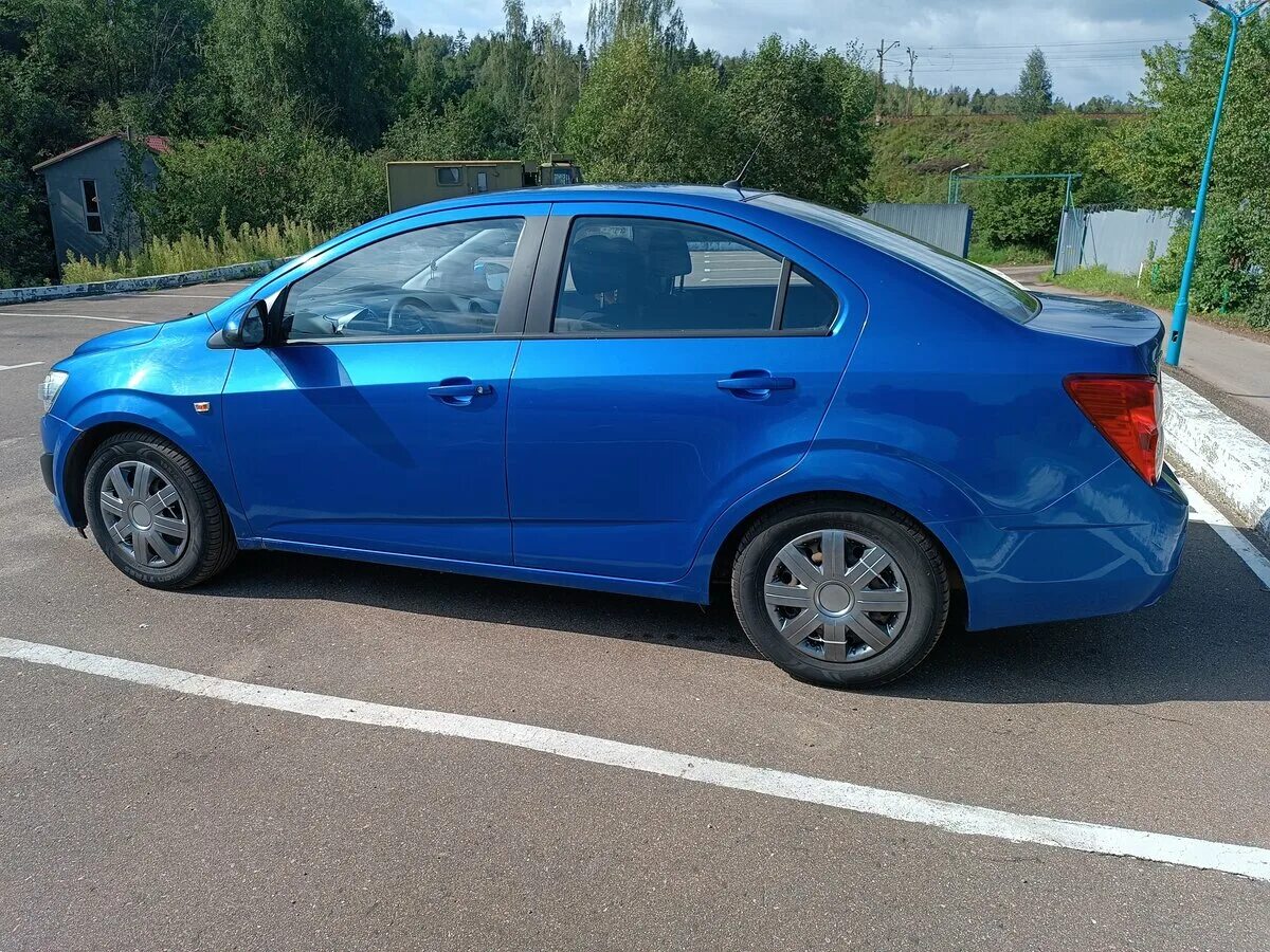 Chevrolet aveo цвета. Chevrolet aveo t250 синий. Chevrolet aveo цвета. Шевроле авео т300 фиолетовый. Авео т300 седан.