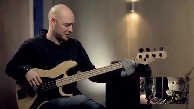 Шагающий бас. Бас техник песня. How bass