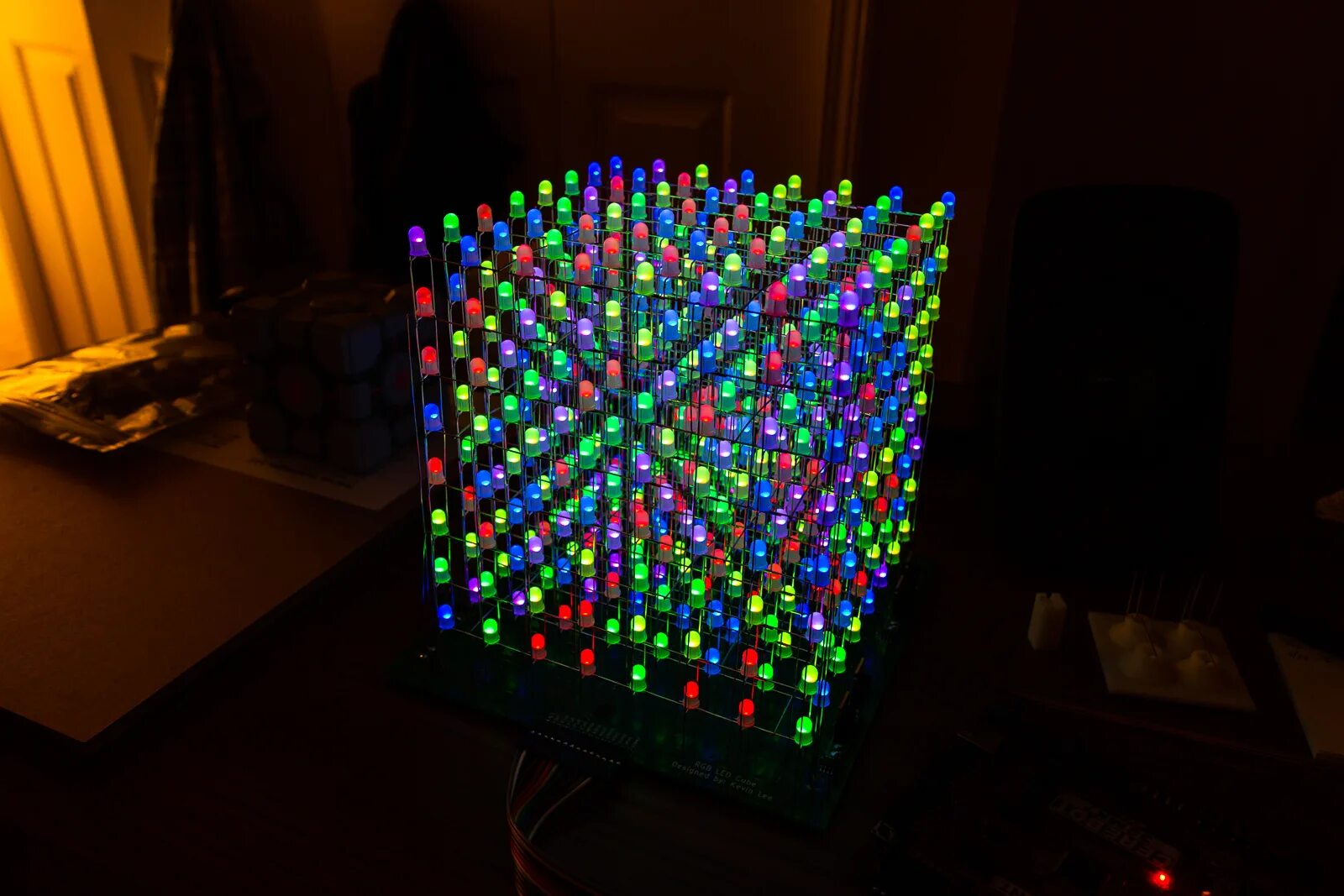 Led cube. Led Cube 8x8x8. 8x8x8 RGB led Cube. Светодиодный куб 16х16х16. Куб из светодиодов 16х16х16.