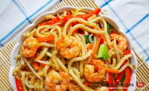 Лапша с креветками и овощами