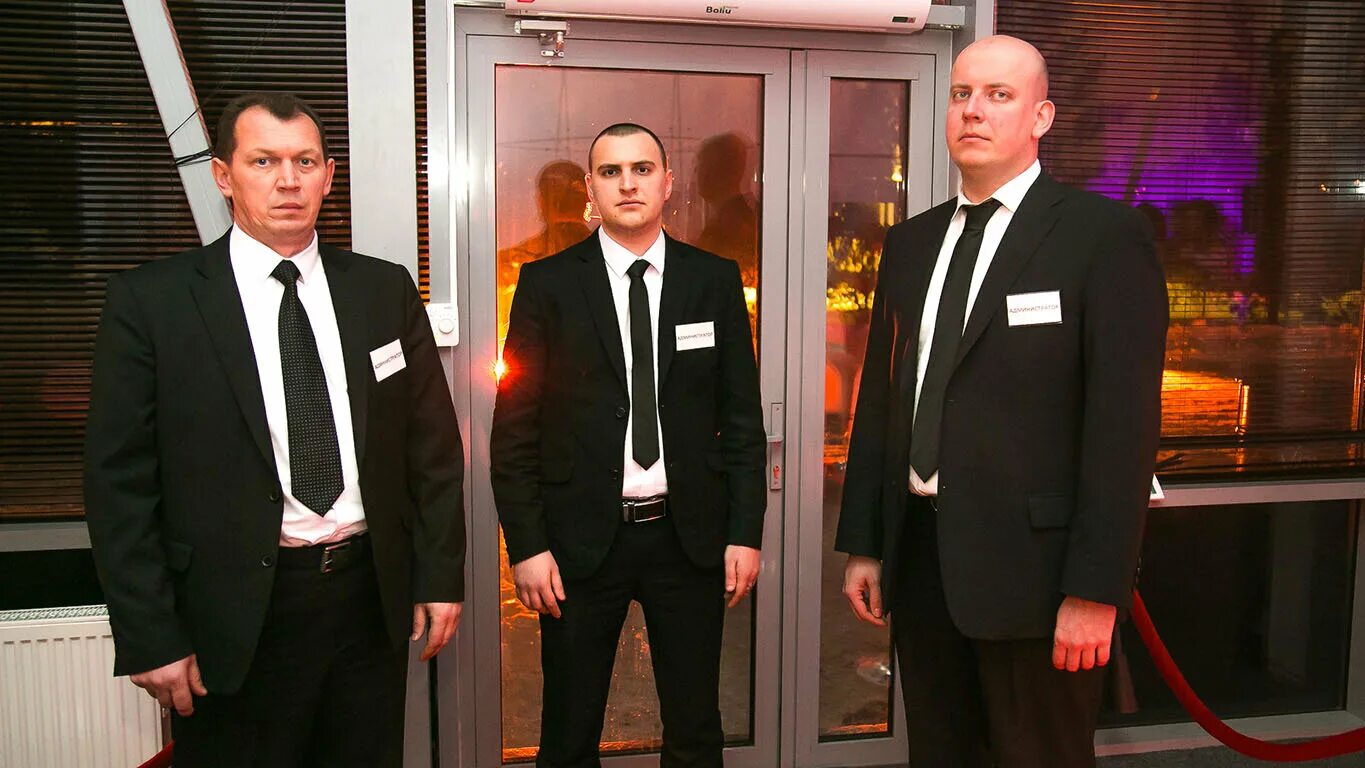 безопасность в гостинице. физическая охрана в ресторан. охрана ресторана. работа в охране ресторана. сергей начальник охраны ресторанов.