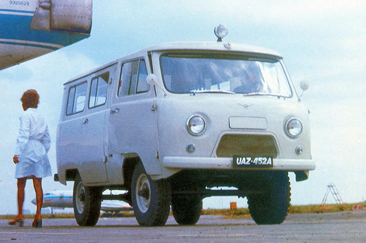 Уаз буханка первый выпуск. Уаз 452 буханка. уаз буханка 1965. уаз-452а санитарный. уаз 452 1966.