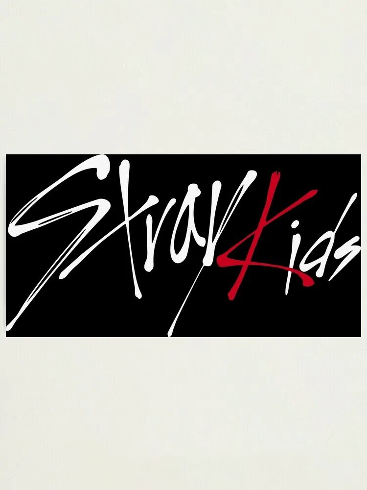 Stray kids неоновая вывеска. Надпись stray kids на чёрном фоне. Надпись stay stray kids. Логотип стэй. Stray kids надпись.