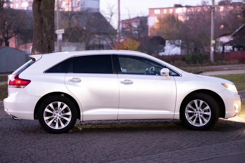 Полный привод тойота венза 2.7. Toyota Venza белая. Toyota Venza 2013 белая. Тойота венза 2014 белая. Тойота Королла венза.