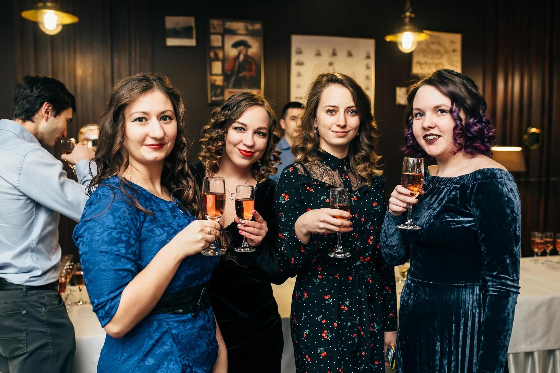 Корпоратив в офисе. Лучший фотограф на корпоративное бизнес мероприятие. Корпоратив в кафе. Деловая вечеринка. Тусовка предпринимателей.
