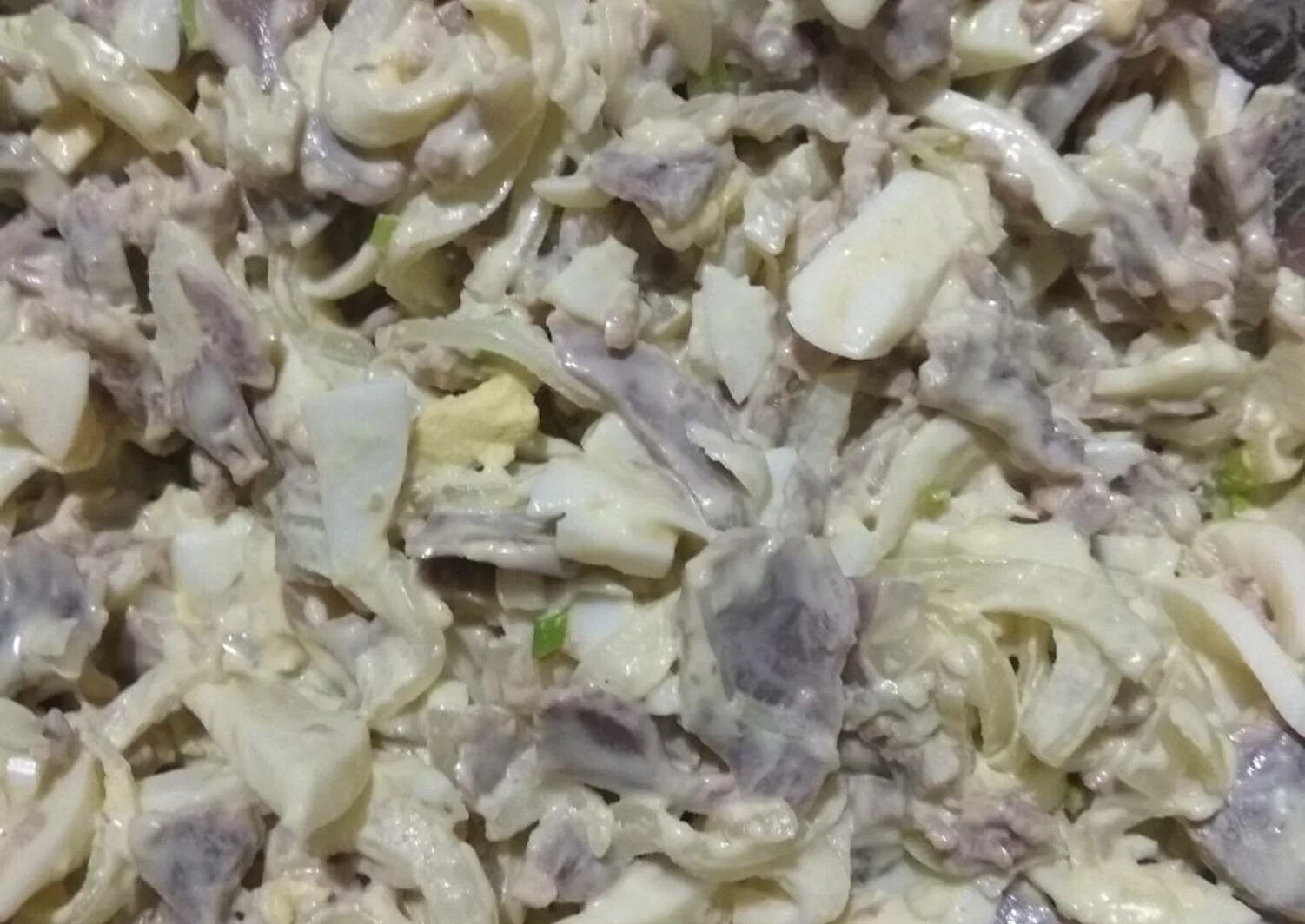 Салат из куриных желудков. Маринованные куриные желудки рецепт с фото пошаговый. Салат с куриными копчёными желудками. Салат из куриных желтков. Салат из куриного желудка рецепт с фото.
