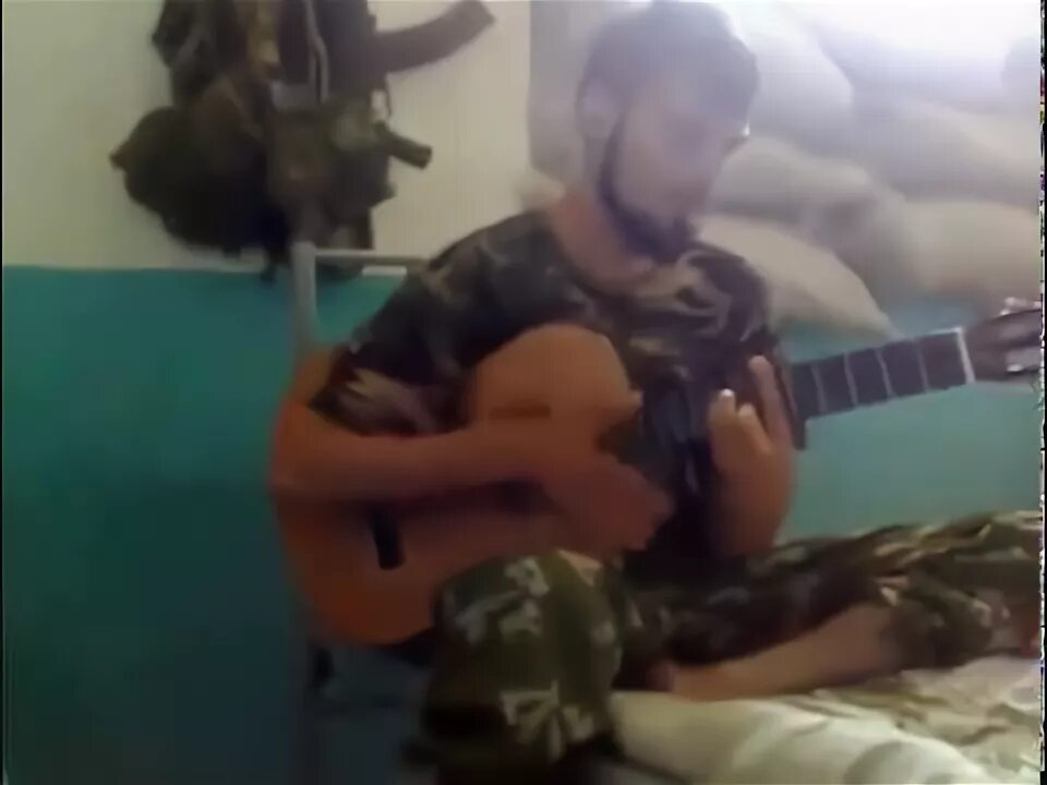 Мальчик поёт чеченскую песню. Мальчик поёт чеченскую песню. Юсуп алиев. Чеченская песня мужчины поют. Парень поет чечня.