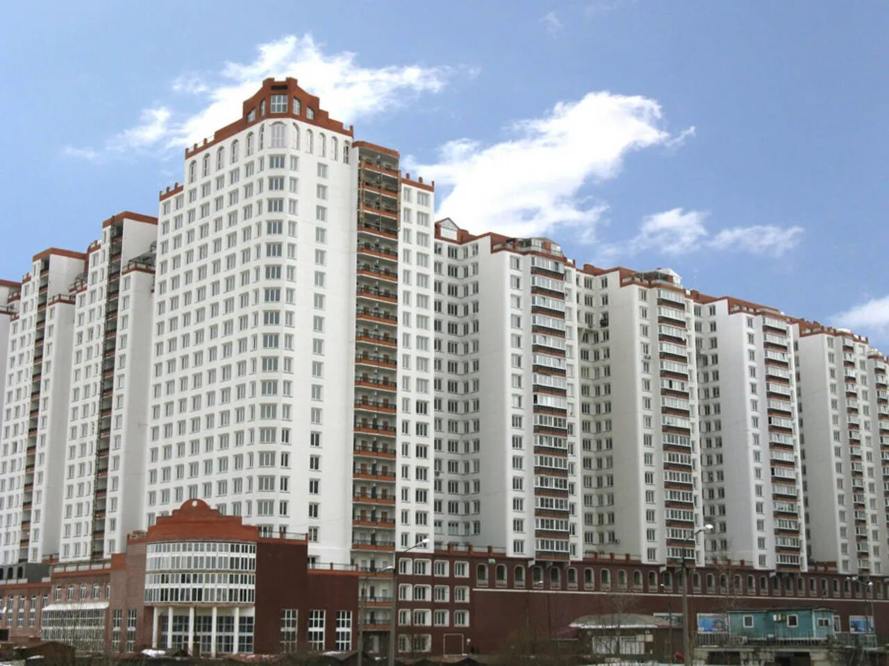 Дзержинский московская область жк лесные озера. Бульвар космонавтов 5 дзержинск. Жк звездный дзержинск. Патоличева 34 звездный. Возрождение дзержинск жилой дом.