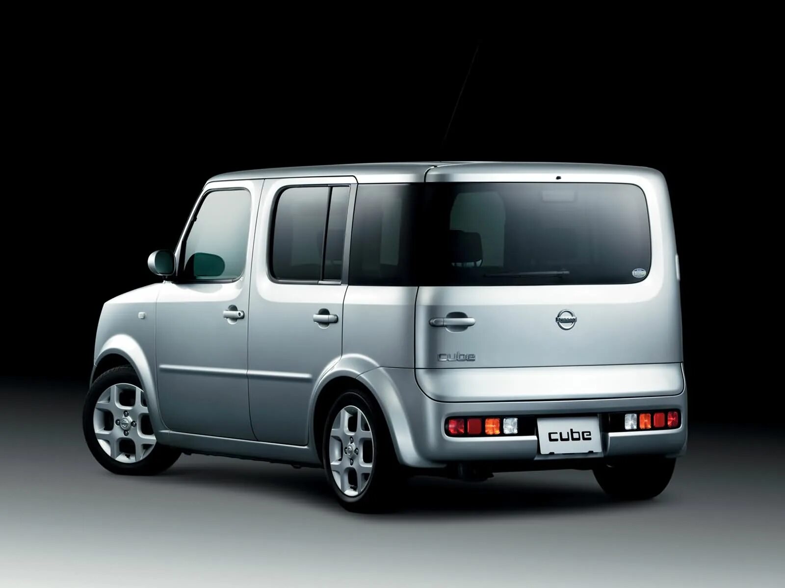 Cube машина. Nissan Cube 2003. Nissan Cube 2. Nissan Cube 4wd. Nissan Cube 2009.