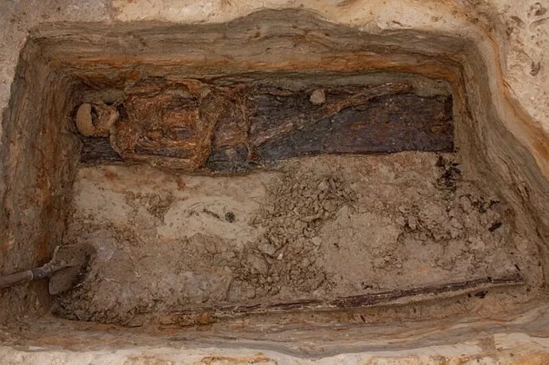 Mittels Mini-Kamera - Forscher blicken in das Grab von Friedrich III. krone.at