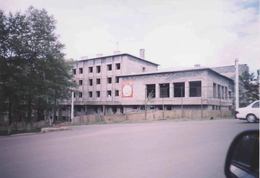 Алдан. Тцмс 26 тусм 3 пос комсомольский 1999 год. Комсомольский 1999 год. Мо город алдан. Бассейн алдан.