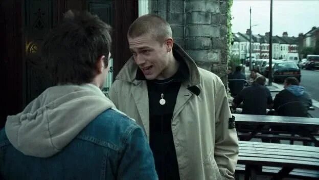 Хулиганы порочной. Околофутбола англия фильм. Хулиганы фильм 2005 одежда. Хулиганы 3 фильм. Тони хулиганы зеленой улицы.