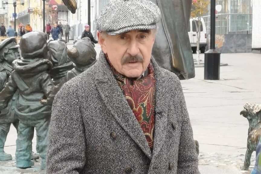 каневский в молодости. каневский ленин. ленин жив. каневский ленин. памятник ленину в станице каневской.