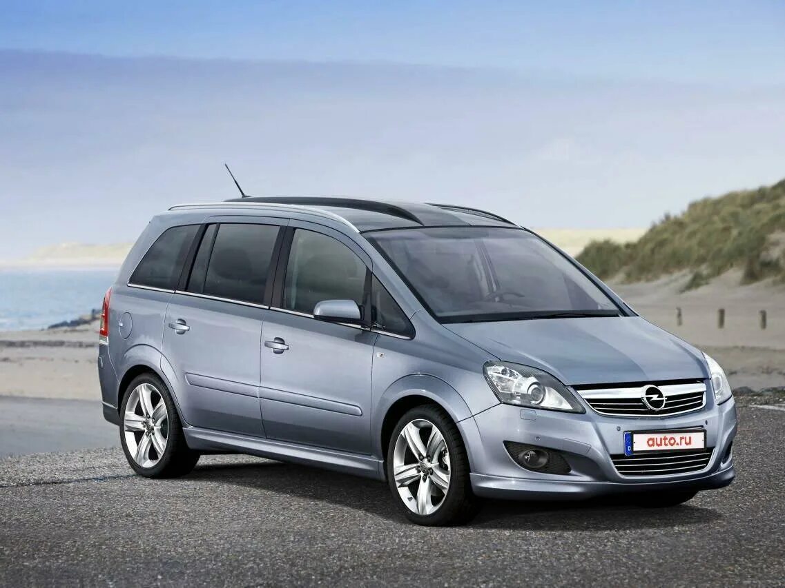 Почему зафира б. Opel Zafira. Zafira b OPC. Opel Zafira 2008. Опель Зафира 2022.