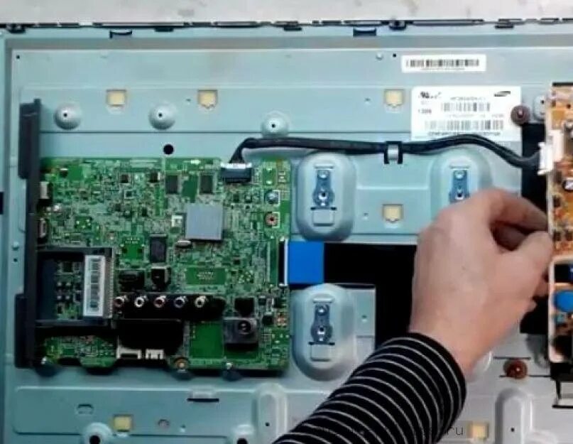 демонтаж телевизора. Le40s81bx/bwt. Samsung ue32f5020 led. томпсон 21fc182kg. индикатор не горит в телевизоре.