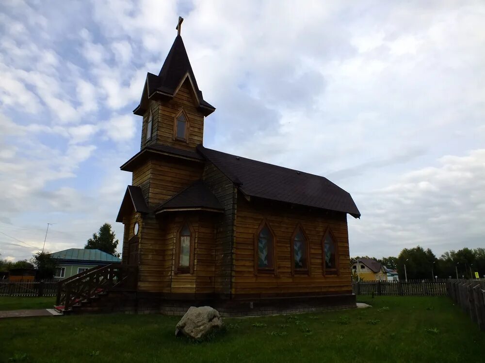 Погода в новотырышкино алтайского края на 10. Новотырышкино Алтайский Церковь. Церковь в Новотырышкино Алтайский край. Новотырышкино храм лютеранский. Новотырышкино Белокуриха.