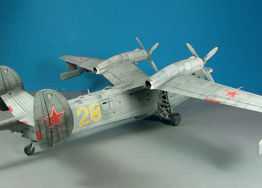 Бе 12 модель. Самолет бе-12 из бумаги. Модель бе-12 чайка. Авиамодель бе-12. Бе-12 1/72.