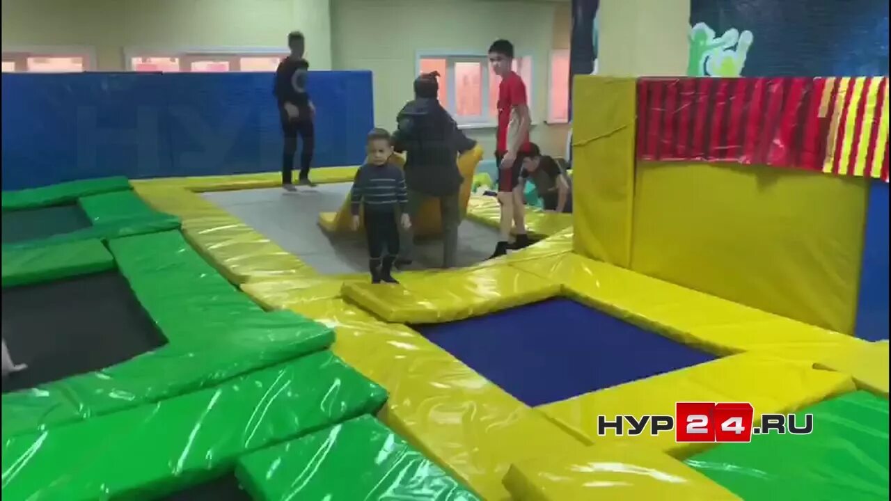 Притяжение туапсе. Гравитация новокузнецк батутный центр. батутный центр новый уренгой. батутный центр гравитация новый уренгой. батутный центр гравитация туапсе.