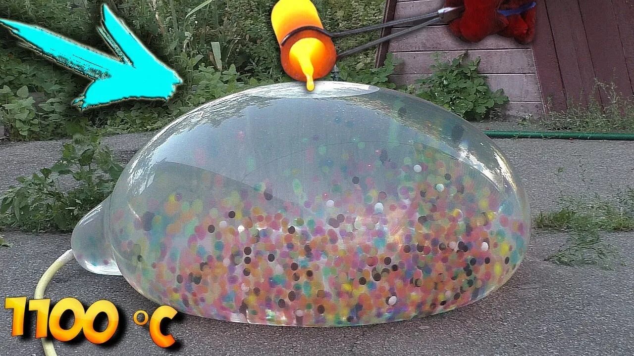 Раскаленный шар в воде. Шар воды. шарик с водой. самый большой шарик с водой.